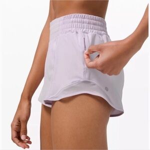 🌼Lululemon Hotty Hot II Low-Rise shorts Lavender Dew Size 10